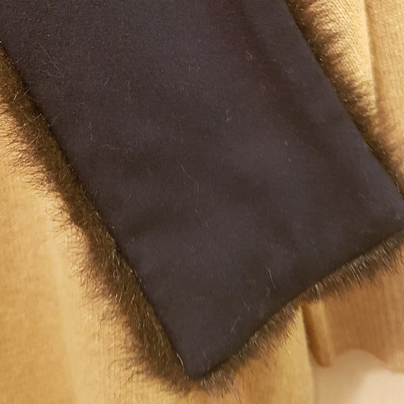 Mink Scarf - Picture 3 of 4